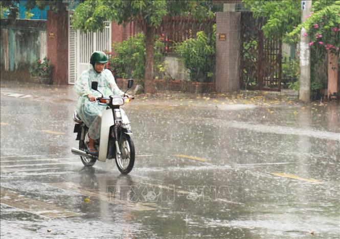 Thời tiết hôm nay (11-9): Trung Bộ đề phòng mưa lớn